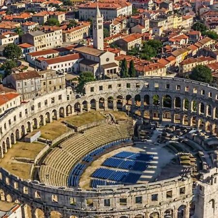 Apartment Arena Akvileja Póla Kültér fotó