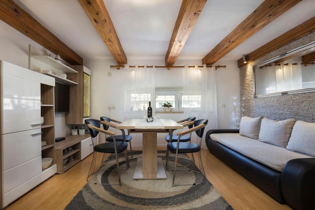 Apartment Arena Akvileja Póla Kültér fotó